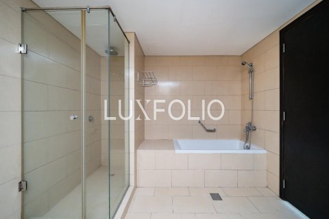 Apartment in Jumeirah Lake Towers, Dubai, UAE 1 bedroom, 115 sq.m. № 628290 - photo 14