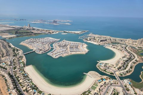 Вилла Al Hamra Village, Рас-эль-Хайма, БАӘ-да 7 жатын бөлмелер, 504 м² № 656139 - фото 1