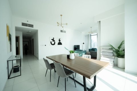 Appartamento a Al Satwa, Dubai, EAU 3 camere da letto, 18 mq. № 691852