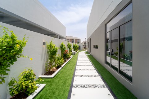 Dubai South (Dubai World Central), Dubai, संयुक्त अरब अमीरात में विला, 5 बेडरूम, 373 वर्ग मीटर, संख्या 734211 - फ़ोटो 2