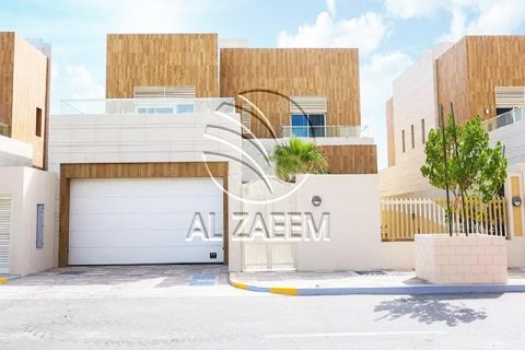 阿联酋 Abu Dhabi The Marina 待租 : 5 卧, 826 平方米 , 编号615574 - 照片 2