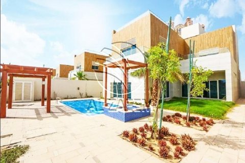 阿联酋 Abu Dhabi The Marina 待租 : 5 卧, 826 平方米 , 编号615574 - 照片 1