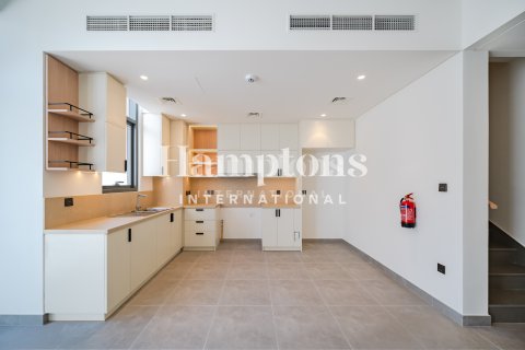 Vilă de închiriat în Arabian Ranches 3, Dubai, EAU 3 dormitoare, 193.51694900 mp.  №700271 - poză 3