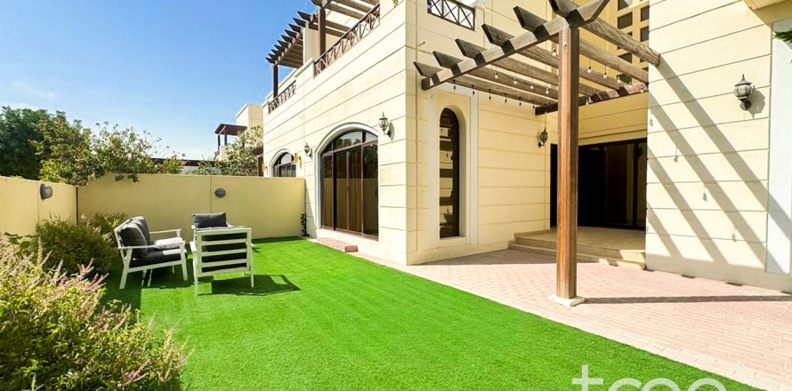 Stadthaus in Mudon, Dubai, VAE: 4 Schlafzimmer, 369.48 m2 Nr. 741150