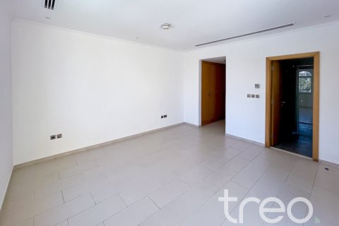 Villa in Jumeirah Park, Dubai, UAE 3 bedrooms, 284.56 sq.m. № 741145 - photo 10