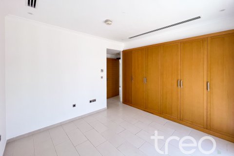 Villa in Jumeirah Park, Dubai, UAE 3 bedrooms, 284.56 sq.m. № 741145 - photo 17