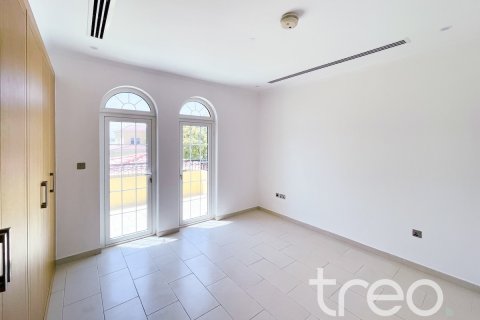 Villa in Jumeirah Park, Dubai, UAE 3 bedrooms, 284.56 sq.m. № 741145 - photo 19