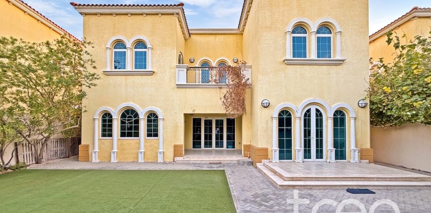 Villa in Jumeirah Park, Dubai, UAE 3 bedrooms, 284.56 sq.m. № 741145