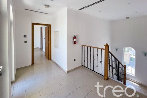 Villa in Jumeirah Park, Dubai, UAE 3 bedrooms, 284.56 sq.m. № 741145 - photo 12