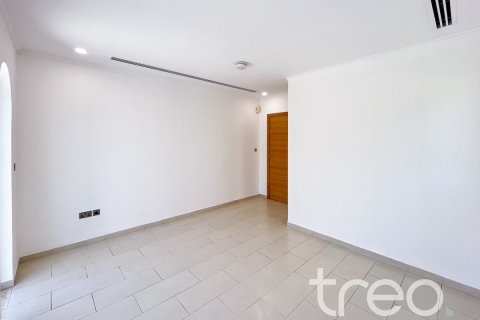 Villa in Jumeirah Park, Dubai, UAE 3 bedrooms, 284.56 sq.m. № 741145 - photo 22