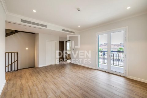Vila v Jumeirah, Dubai, SAE 4 ložnice, 446 m² Č.: 603421 - fotografie 5