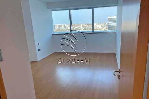 Apartment in AL RAHA BEACH TOWER in Al Raha Beach, Abu Dhabi, UAE 4 bedrooms, 227 sq.m. № 663081 - photo 9