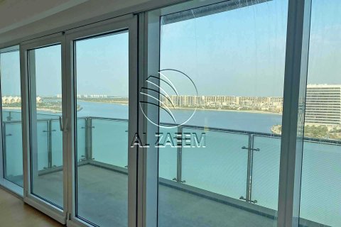 Apartment in AL RAHA BEACH TOWER in Al Raha Beach, Abu Dhabi, UAE 4 bedrooms, 227 sq.m. № 663081 - photo 4