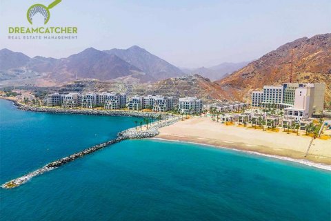 Sharm, Fujairah, संयुक्त अरब अमीरात में अपार्टमेंट, 4 बेडरूम, 269.9 वर्ग मीटर, संख्या 588725 - फ़ोटो 28