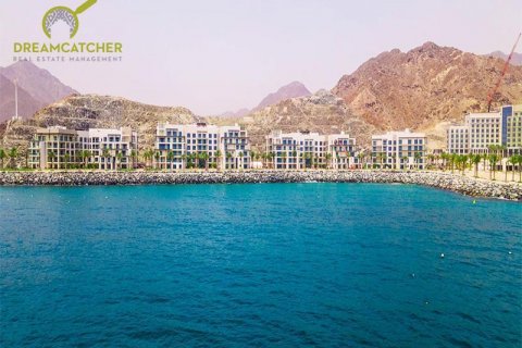 Sharm, Fujairah, संयुक्त अरब अमीरात में अपार्टमेंट, 4 बेडरूम, 269.9 वर्ग मीटर, संख्या 588725 - फ़ोटो 27