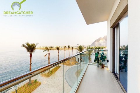 Sharm, Fujairah, संयुक्त अरब अमीरात में अपार्टमेंट, 4 बेडरूम, 269.9 वर्ग मीटर, संख्या 588725 - फ़ोटो 11