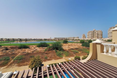 Al Hamra Village、Ras Al Khaimah、UAE にあるタウンハウスの賃貸物件 3ベッドルーム、263 m2、No656438 - 写真 1