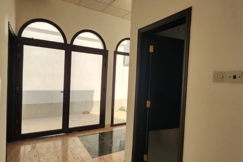 Vila u Al Mairid, Ras Al Khaimah, UAE 3 spavaćih soba, 279 m2 Br. 735017 - fotografija 8