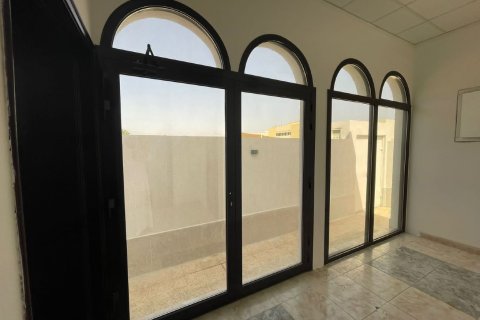 Vila u Al Mairid, Ras Al Khaimah, UAE 3 spavaćih soba, 279 m2 Br. 735017 - fotografija 3