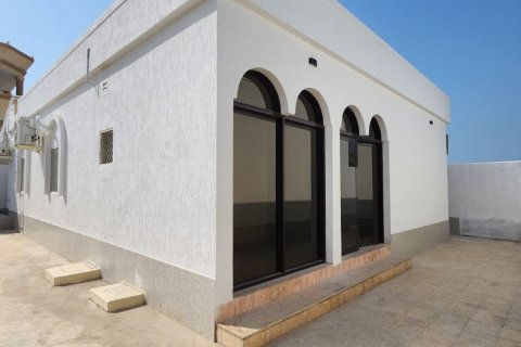 Vila u Al Mairid, Ras Al Khaimah, UAE 3 spavaćih soba, 279 m2 Br. 735017 - fotografija 1