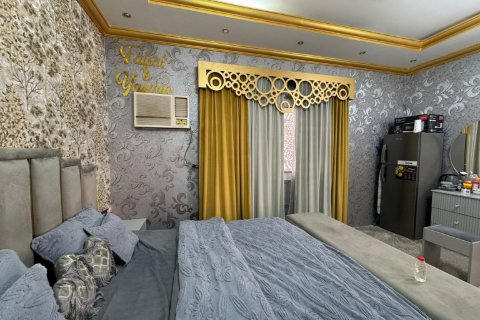 Vilë në Seih Al Harf, Ras Al Khaimah, Emiratet e Bashkuara Arabe 5 dhoma gjumi, 595 m2. № 735018 - Foto 11