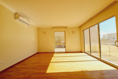 Müüa villa asukohaga Al Raha Gardens, Abu Dhabi, AÜE: 4 magamistoaga, 401 m² Nr 615535 - pilt 12