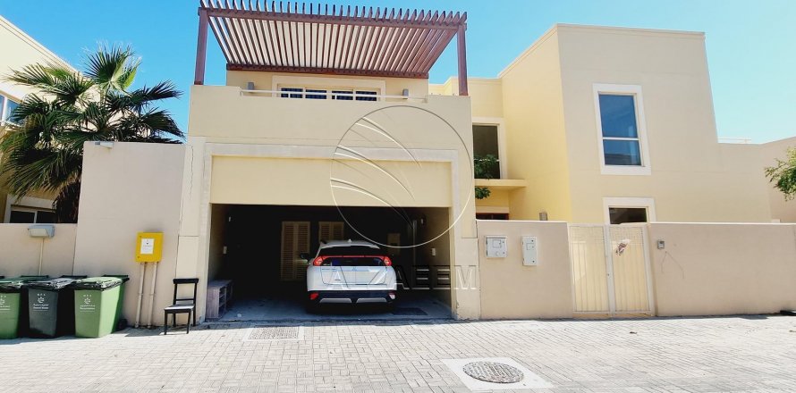 Villa asukohaga Al Raha Gardens, Abu Dhabi, AÜE: 4 magamistoaga, 401 m² Nr 615535