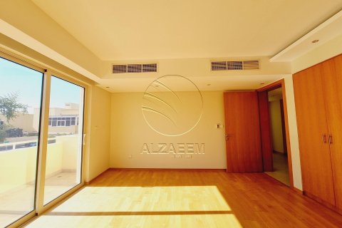 Müüa villa asukohaga Al Raha Gardens, Abu Dhabi, AÜE: 4 magamistoaga, 401 m² Nr 615535 - pilt 14