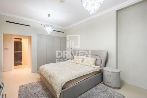 Apartment til salg i Jumeirah Beach Residence, Dubai, UAE 2 soveværelser, 158.31 kvm № 768012 - foto 8