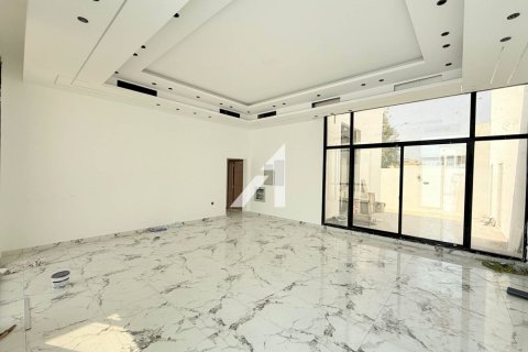 Vilë në Al Barsha, Dubai, Emiratet e Bashkuara Arabe 4 dhoma gjumi, 929 m2. № 695580 - Foto 4