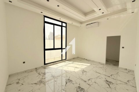 Vilë në Al Barsha, Dubai, Emiratet e Bashkuara Arabe 4 dhoma gjumi, 929 m2. № 695580 - Foto 7