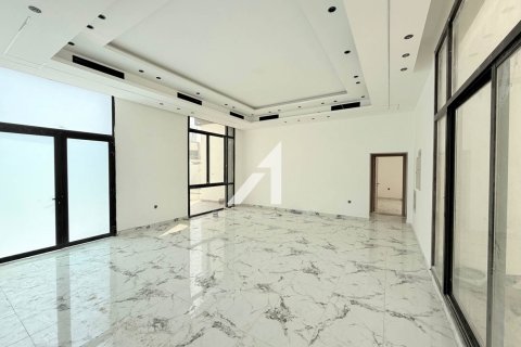Vilë në Al Barsha, Dubai, Emiratet e Bashkuara Arabe 4 dhoma gjumi, 929 m2. № 695580 - Foto 3