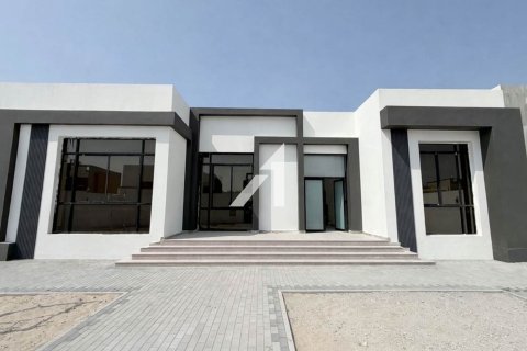 Willa w Al Barsha, Dubai, ZEA 4 sypialnie, 929 mkw. nr 695580