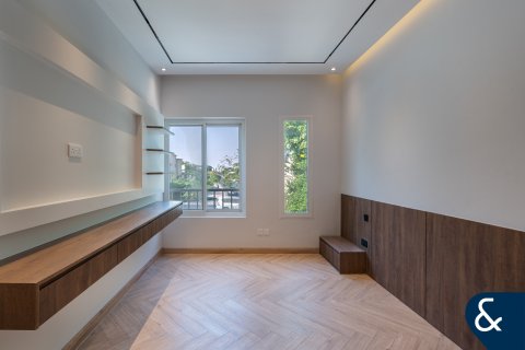 Vilë në The Springs, Dubai, Emiratet e Bashkuara Arabe 3 dhoma gjumi, 255 m2. № 667276 - Foto 12