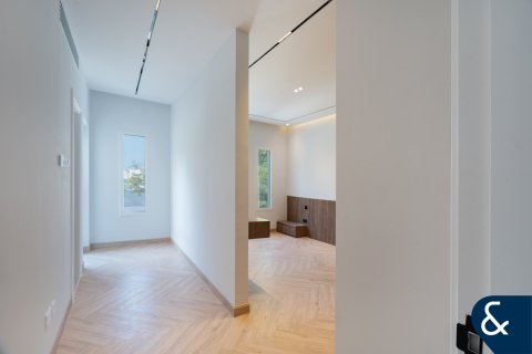 Vilë në The Springs, Dubai, Emiratet e Bashkuara Arabe 3 dhoma gjumi, 255 m2. № 667276 - Foto 11