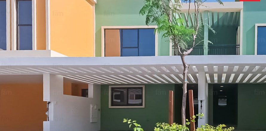 Rumah bandar di Dubai, UAE 4 bilik tidur, 144 meter persegi № 716080