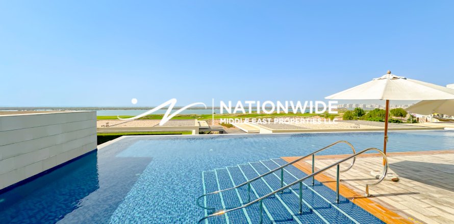 Apartment in Abu Dhabi, UAE 2 bedrooms, 136 sq.m. № 647142