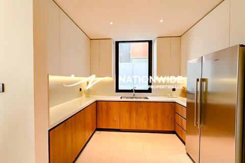 Villa in Abu Dhabi, UAE 5 bedrooms, 1020 sq.m. № 647141 - photo 4