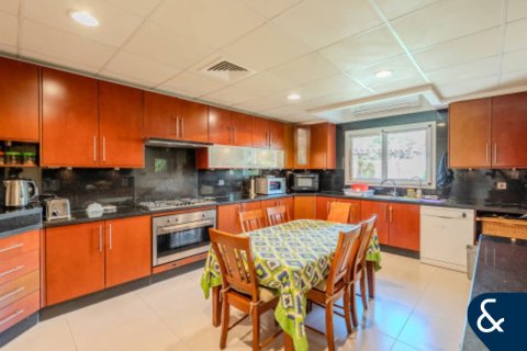 Meadows, Dubai, UAE의 판매용 빌라 침실 4개, 381제곱미터 번호 667614 - 사진 6