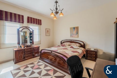 Meadows, Dubai, UAE의 판매용 빌라 침실 4개, 381제곱미터 번호 667614 - 사진 12