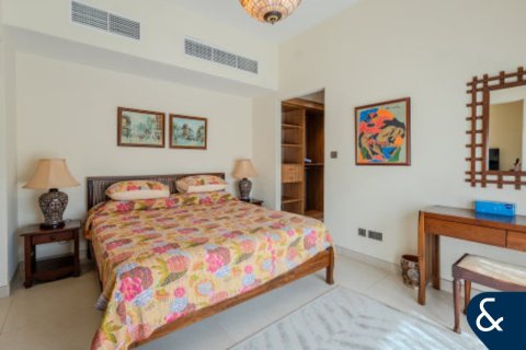 Meadows, Dubai, UAE의 판매용 빌라 침실 4개, 381제곱미터 번호 667614 - 사진 15