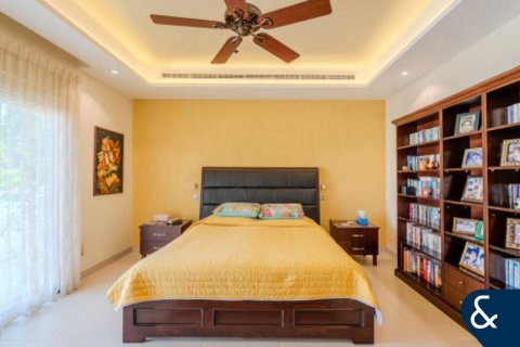 Meadows, Dubai, UAE의 판매용 빌라 침실 4개, 381제곱미터 번호 667614 - 사진 17