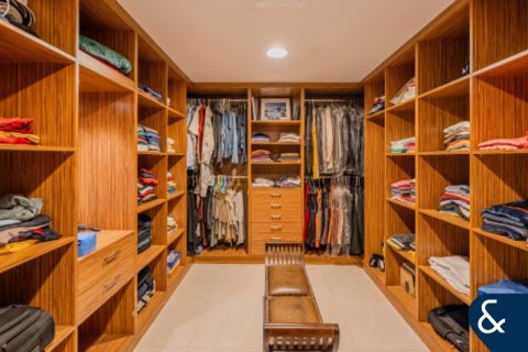 Meadows, Dubai, UAE의 판매용 빌라 침실 4개, 381제곱미터 번호 667614 - 사진 19