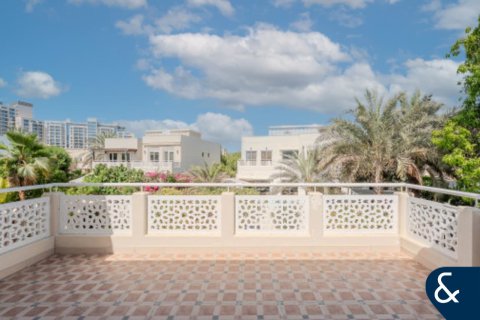 Meadows, Dubai, UAE의 판매용 빌라 침실 4개, 381제곱미터 번호 667614 - 사진 22