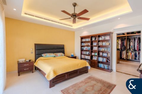 Meadows, Dubai, UAE의 판매용 빌라 침실 4개, 381제곱미터 번호 667614 - 사진 18