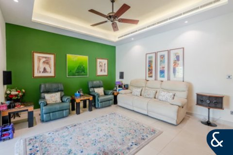 Meadows, Dubai, UAE의 판매용 빌라 침실 4개, 381제곱미터 번호 667614 - 사진 8