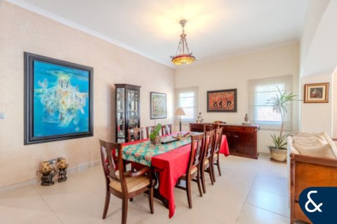 Meadows, Dubai, UAE의 판매용 빌라 침실 4개, 381제곱미터 번호 667614 - 사진 5