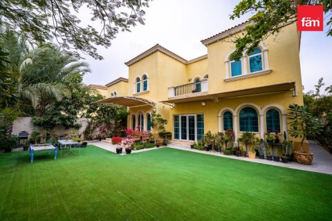 Villa in Jumeirah Park, Dubai, UAE 3 bedrooms, 520.4 sq.m. № 701302