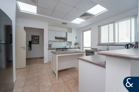 Villa till försäljning i Dubai Sports City, Dubai, UAE 5 sovrum, 446 kvm Nr. 670813 - fotografi 7