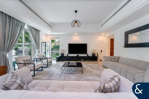 Villa till försäljning i Dubai Sports City, Dubai, UAE 5 sovrum, 446 kvm Nr. 670813 - fotografi 5